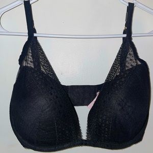 Victoria’s Secret Incredible Plunge Half Pad Bra